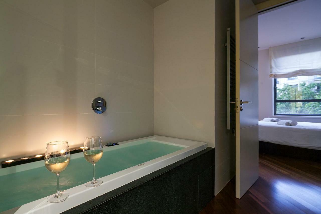 Uma Suites Passeig De Gracia 16 Barcellona Esterno foto