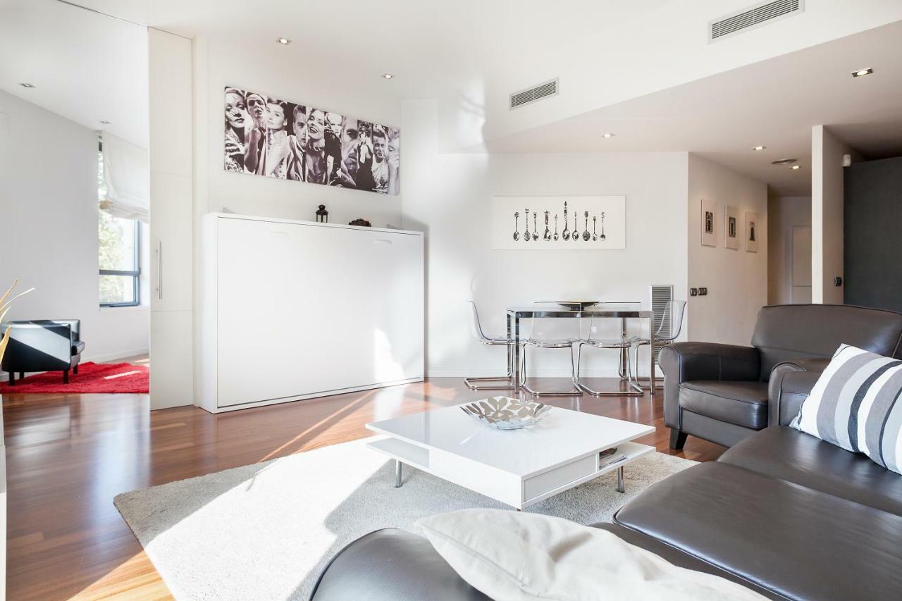 Uma Suites Passeig De Gracia 16 Barcellona Esterno foto